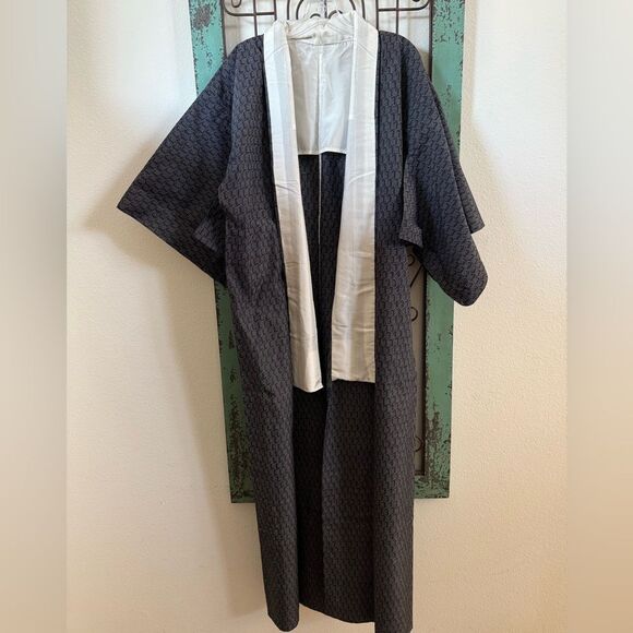 Japanese Haori Kimono Jacket – Navy Woven with Ivory Lining - Picture 3 of 9